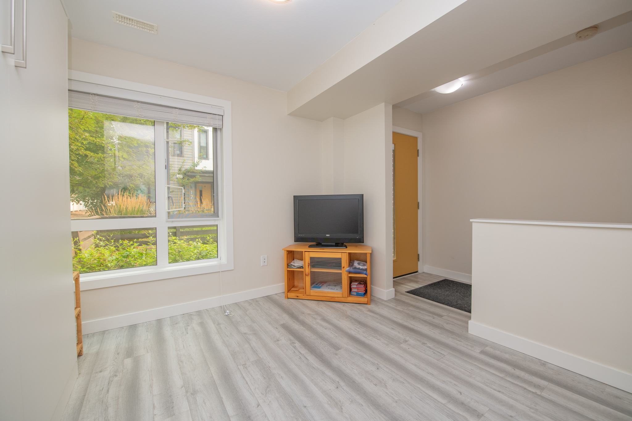 Bright ground-floor den